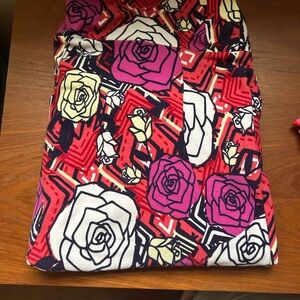 LuLaRoe Floral Patterned Leggings - Red, Pink, White, Black